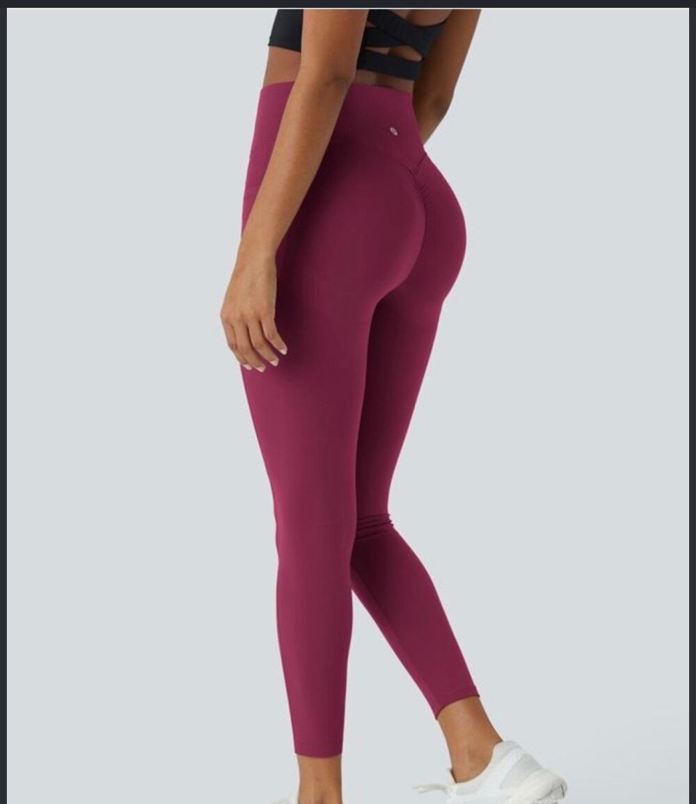 Halara XS NWT 7/8 butt scrunch seamless leggings high waisted burgundy plum